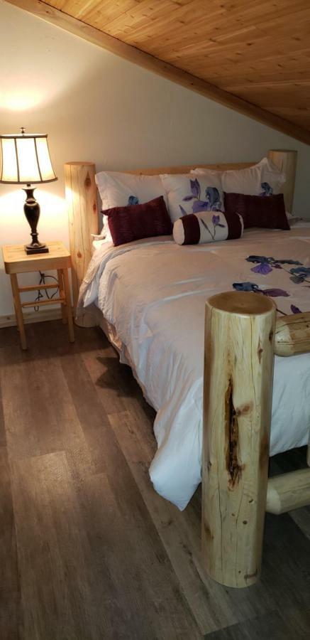 Kicking Horse Canyon Guest House Golden Exterior foto
